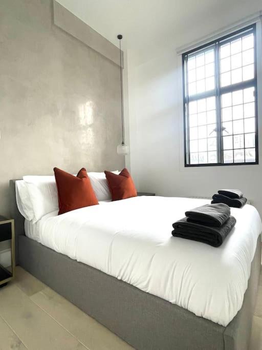 & Stylish 2 Bedroom