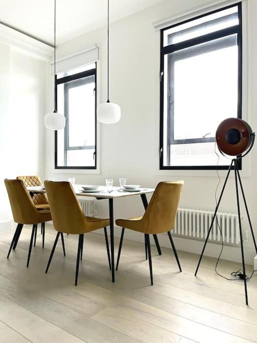 Apartment & Stylish 2 Bedroom